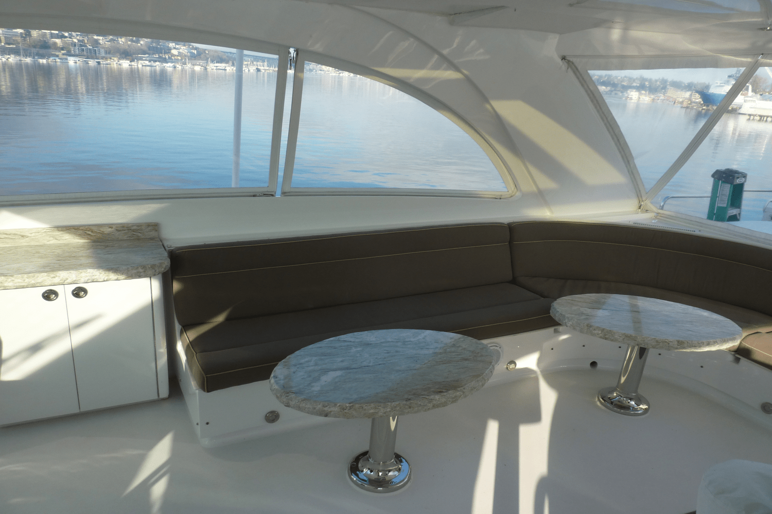 Slide: The Image of Hatteras 72 MOTOR YACHT 2008 - 41