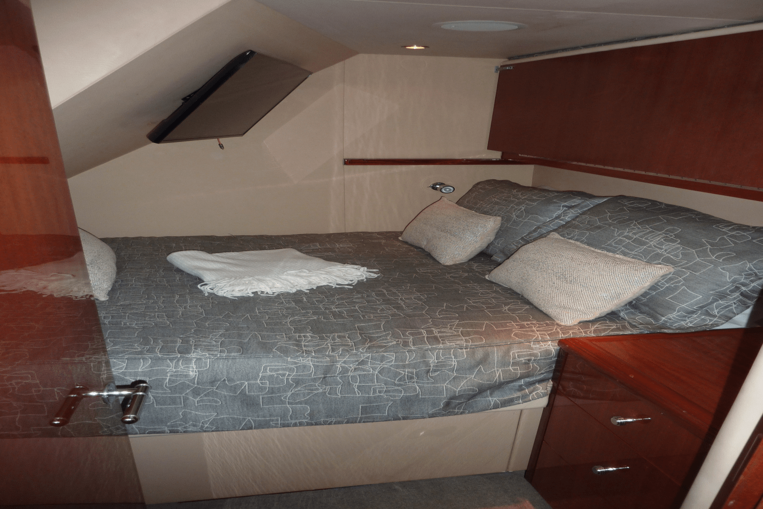 Slide: The Image of Hatteras 72 MOTOR YACHT 2008 - 43