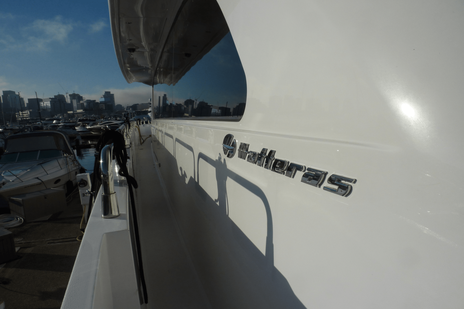 Slide: The Image of Hatteras 72 MOTOR YACHT 2008 - 5