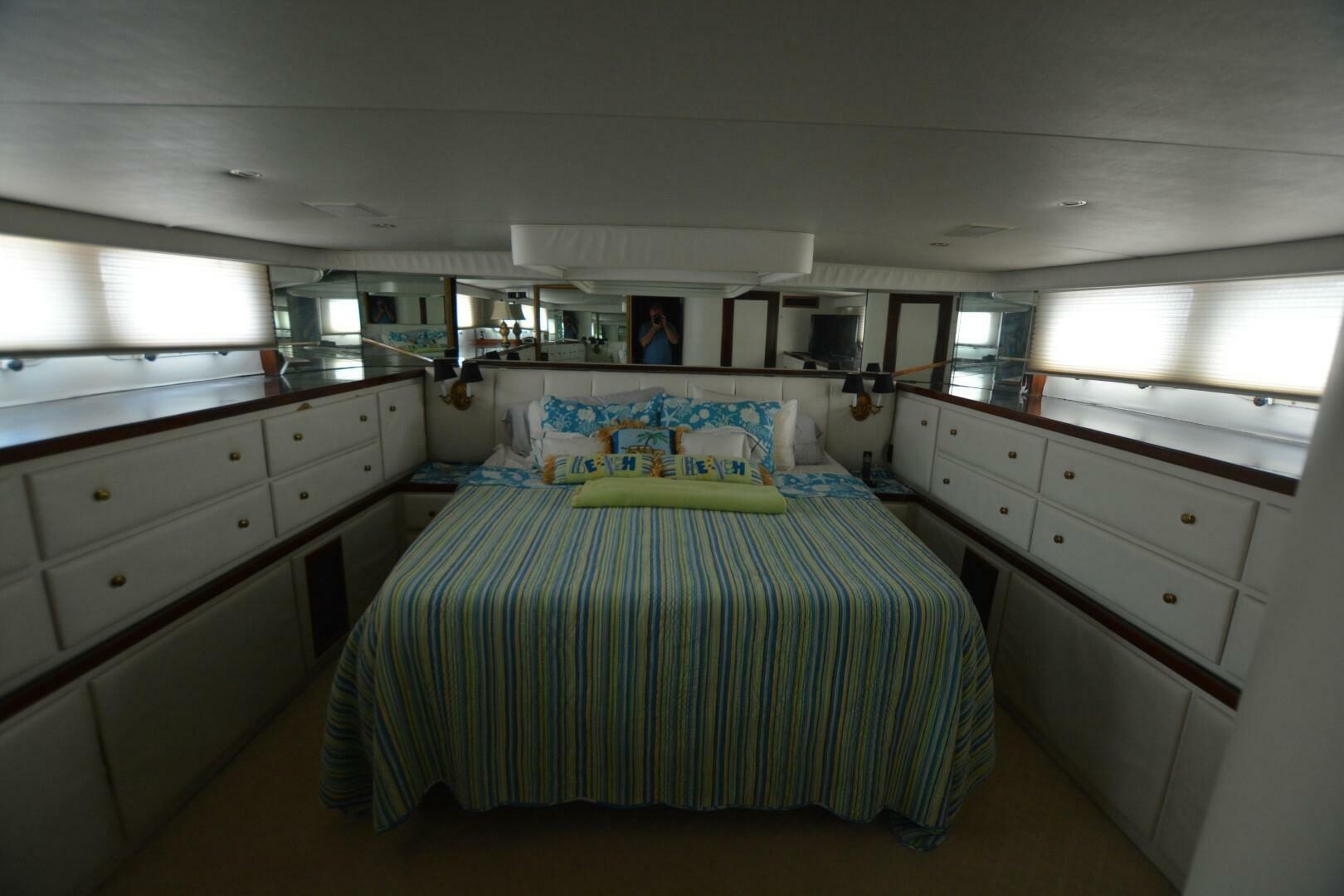 Slide: The Image of Hatteras 80 Cockpit Motoryacht 1989 - 5020126