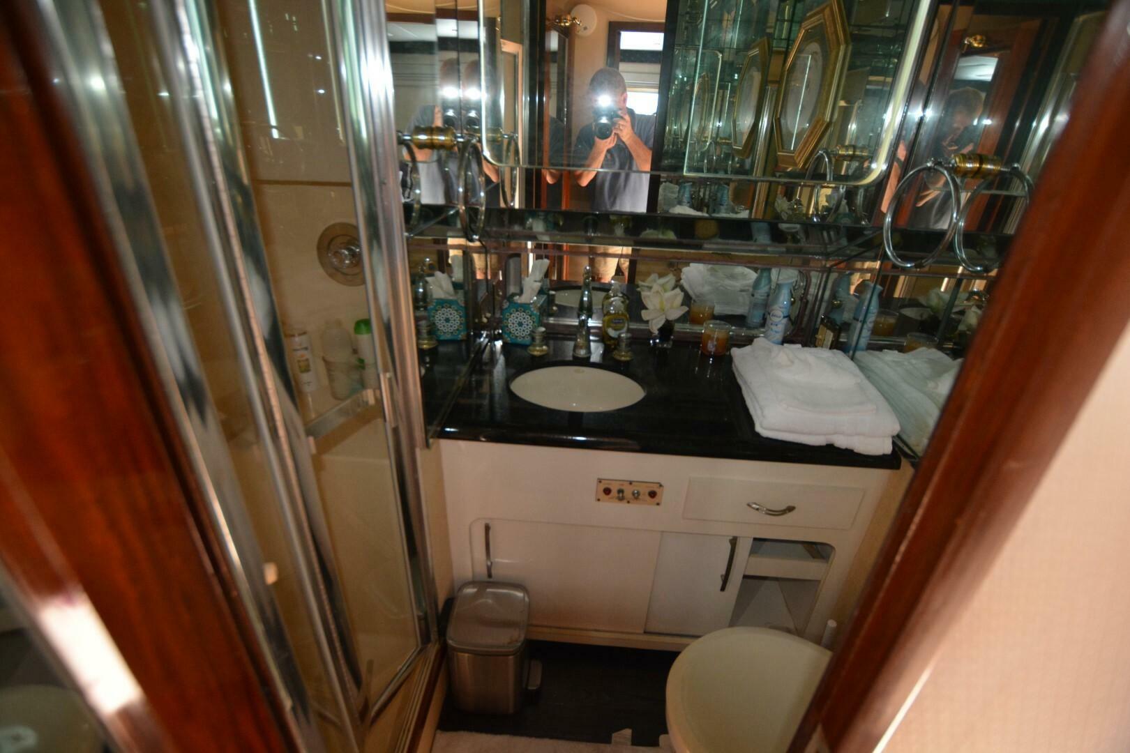 Slide: The Image of Hatteras 80 Cockpit Motoryacht 1989 - 5020130