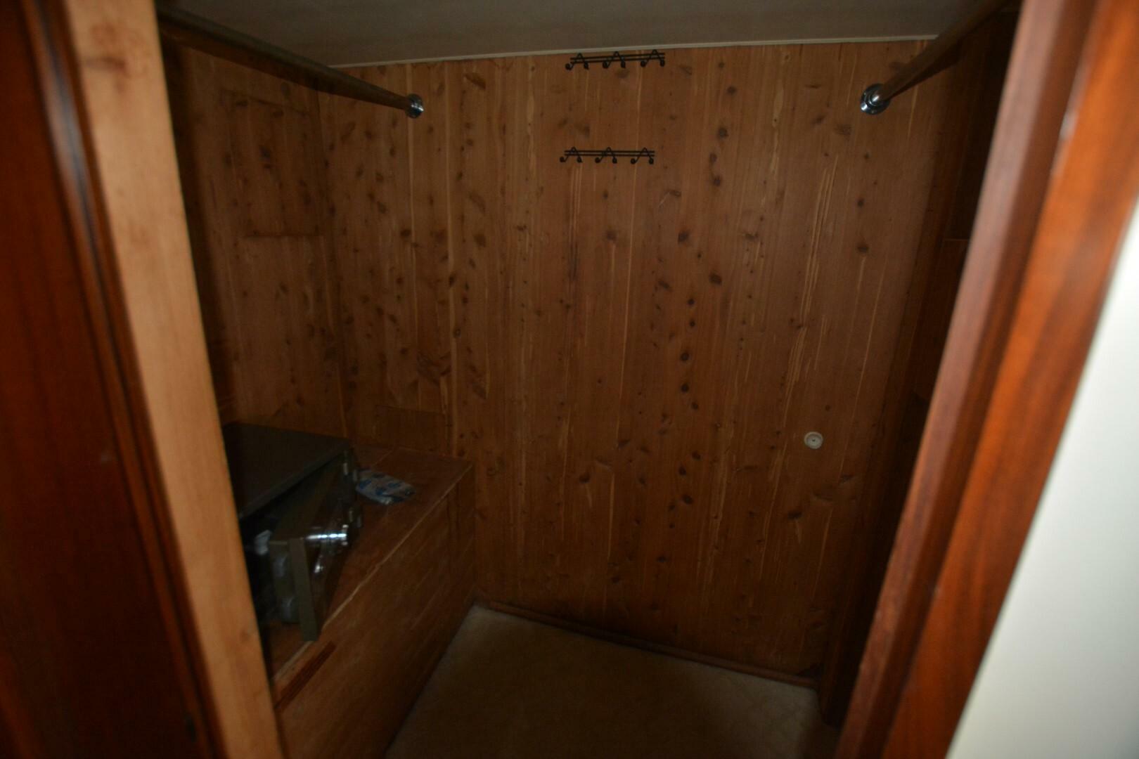 Slide: The Image of Hatteras 80 Cockpit Motoryacht 1989 - 5020131