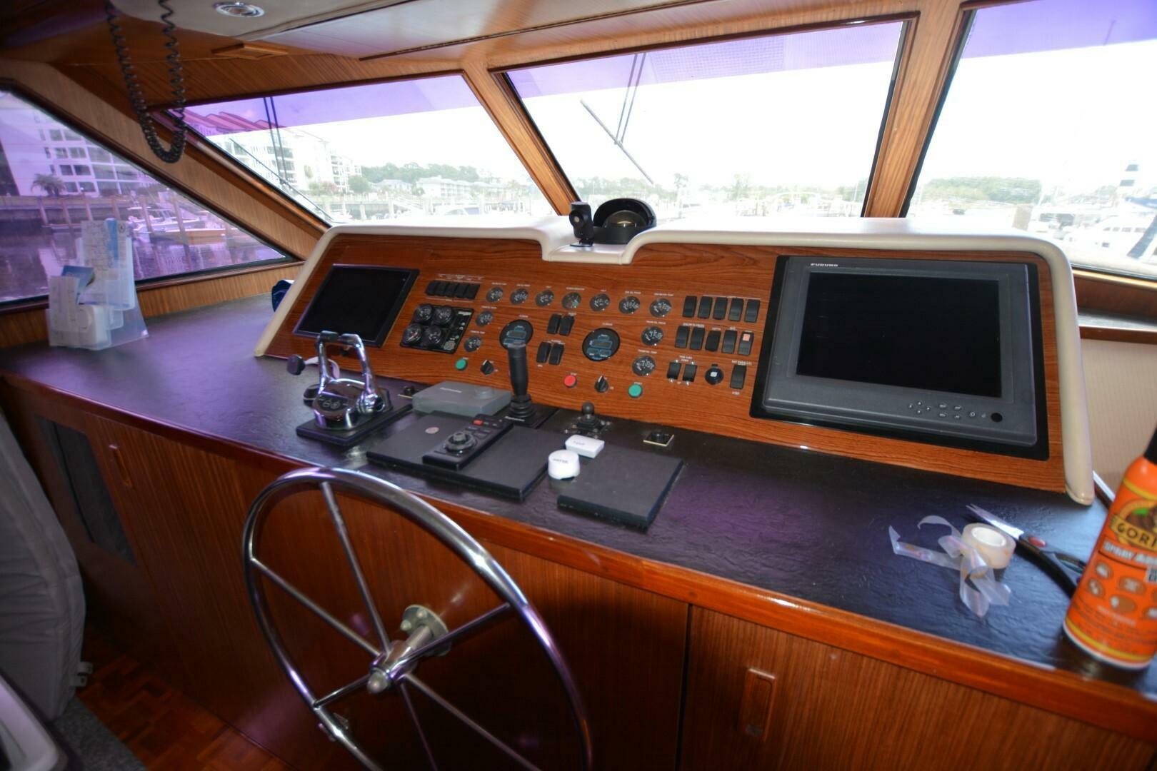 Slide: The Image of Hatteras 80 Cockpit Motoryacht 1989 - 5020110