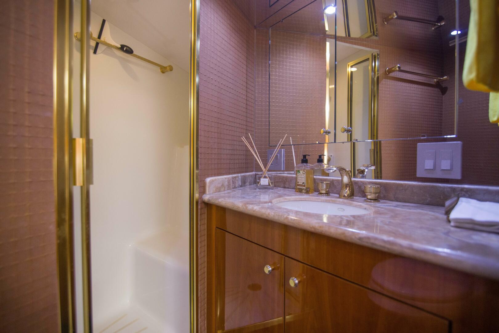 Slide: The Image of Forward Guest Head - 5138615