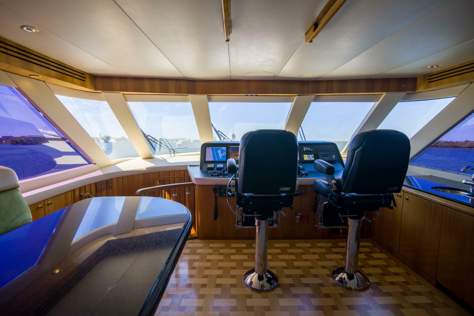 Slide: The Image of Enclosed Flybridge - 5138731