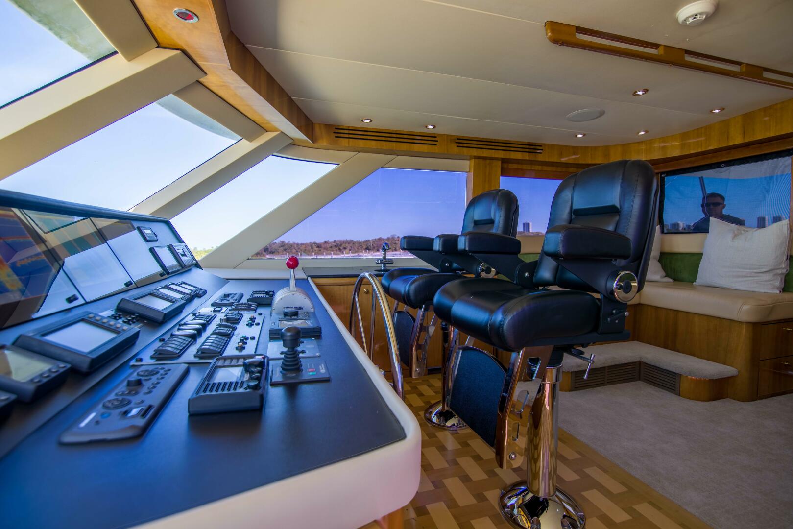 Slide: The Image of Enclosed Flybridge - 5138733