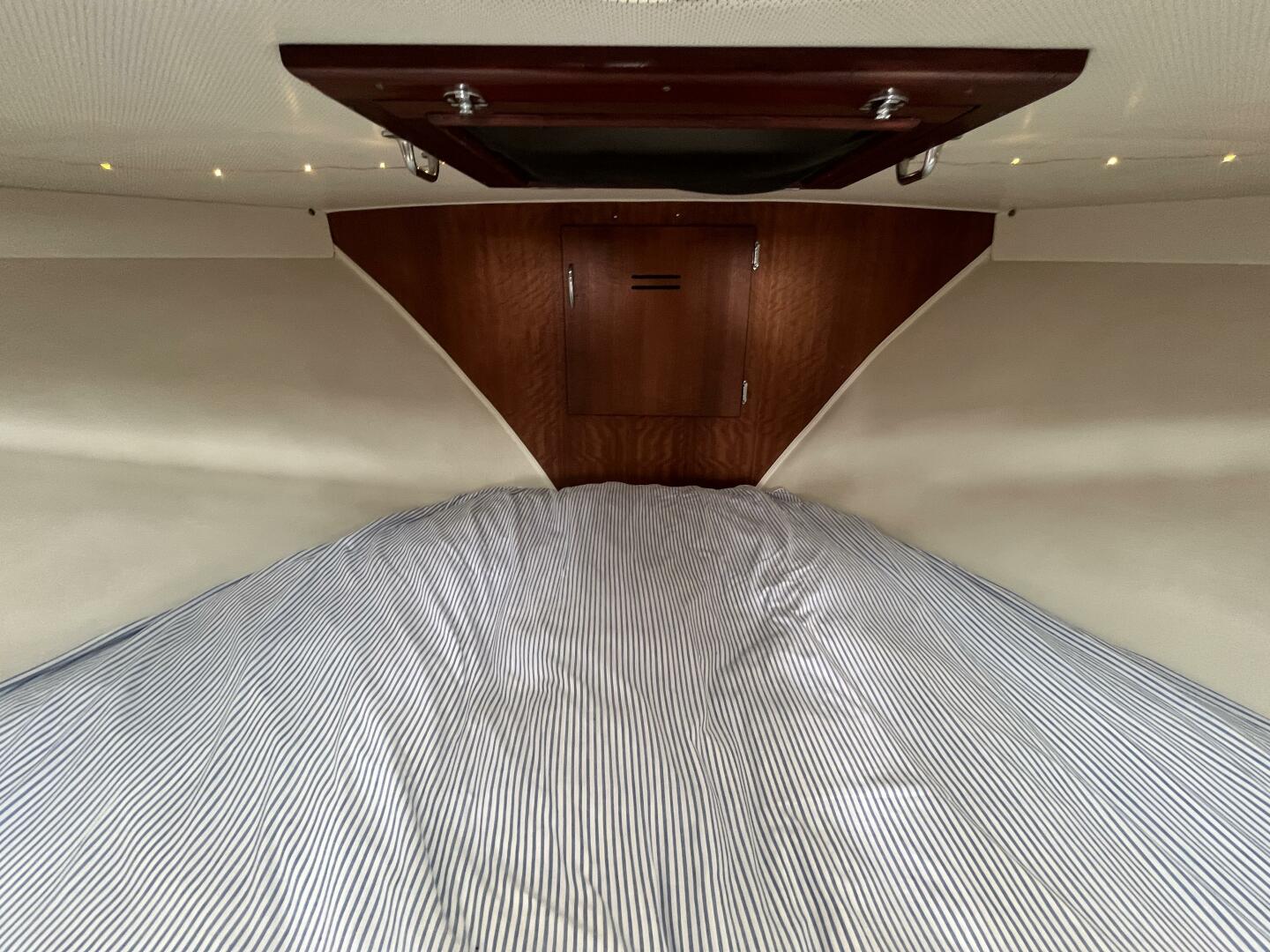 Slide: The Image of Hatteras Coastal Cruiser 1971 - 5450201