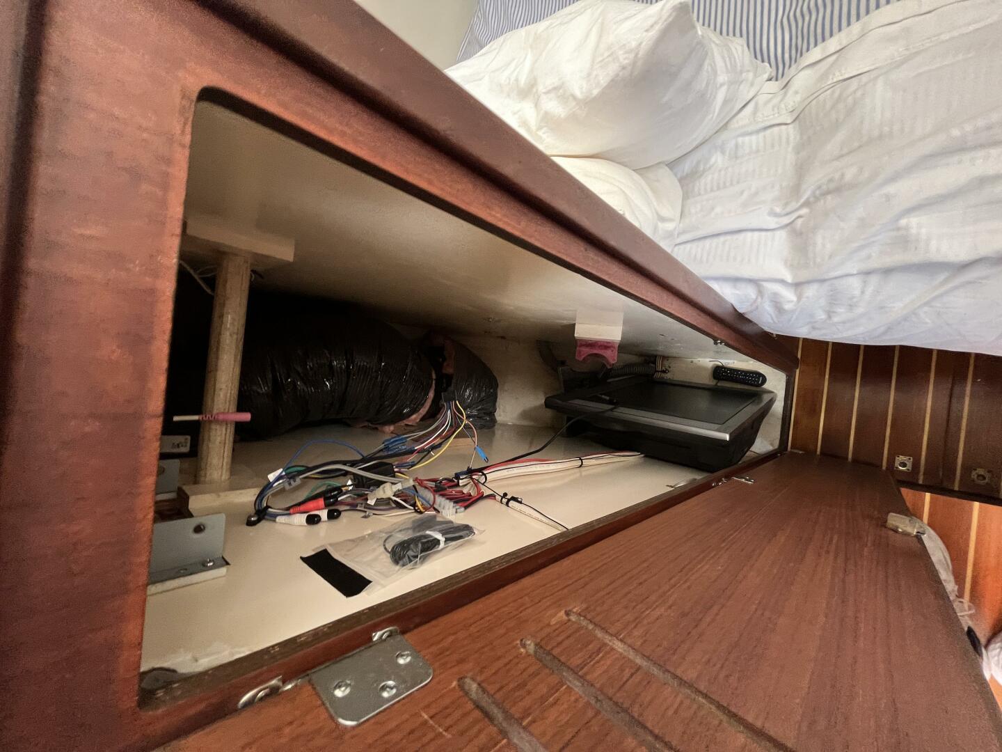 Slide: The Image of Hatteras Coastal Cruiser 1971 - 5450205