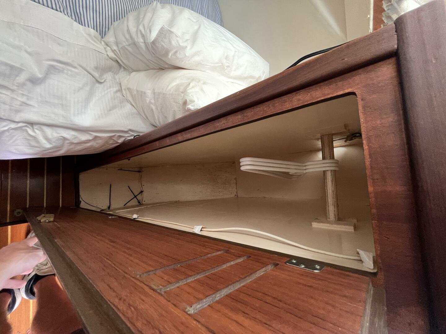 Slide: The Image of Hatteras Coastal Cruiser 1971 - 5450206