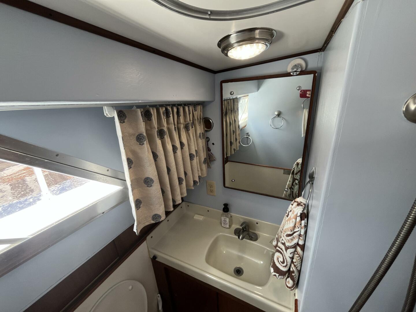 Slide: The Image of Hatteras Coastal Cruiser 1971 - 5450211