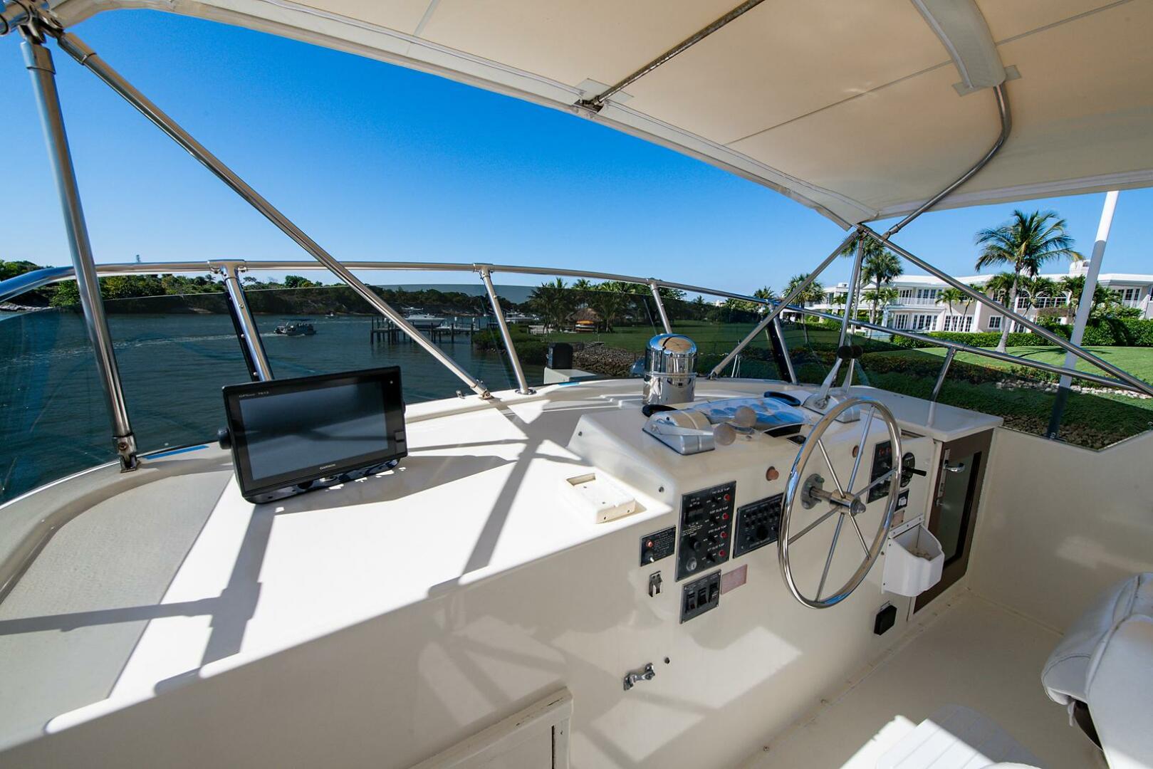 Slide: The Image of Hatteras Cockpit Motor Yacht 1986 - 4467362