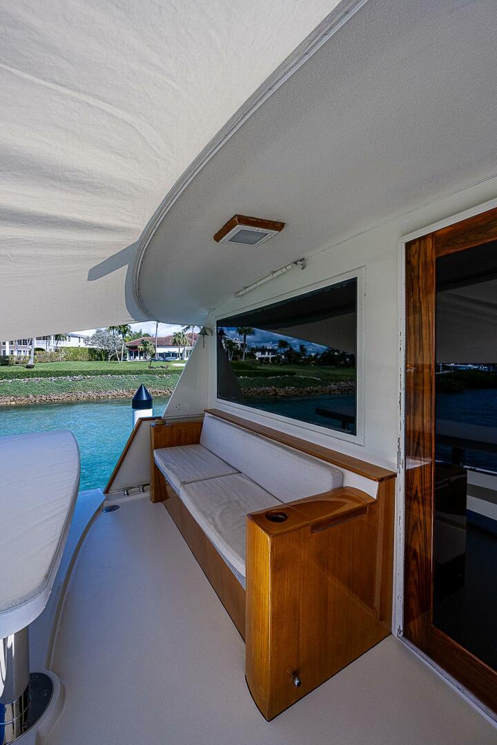 Slide: The Image of Hatteras Cockpit Motor Yacht 1986 - 4467395