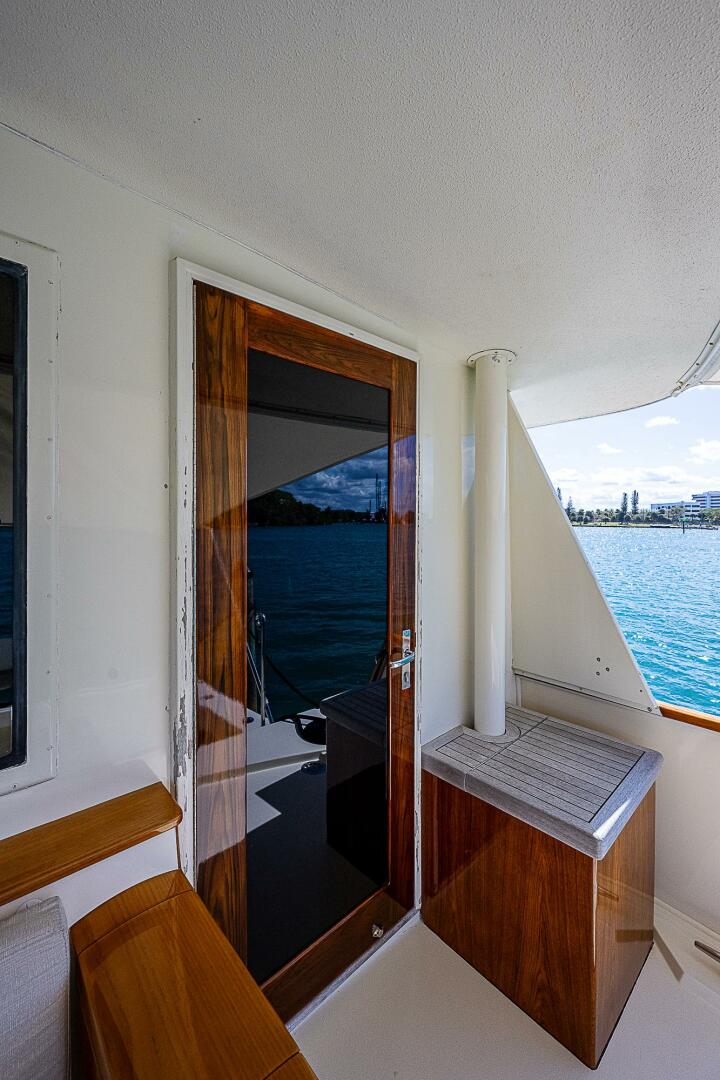Slide: The Image of Hatteras Cockpit Motor Yacht 1986 - 4467396