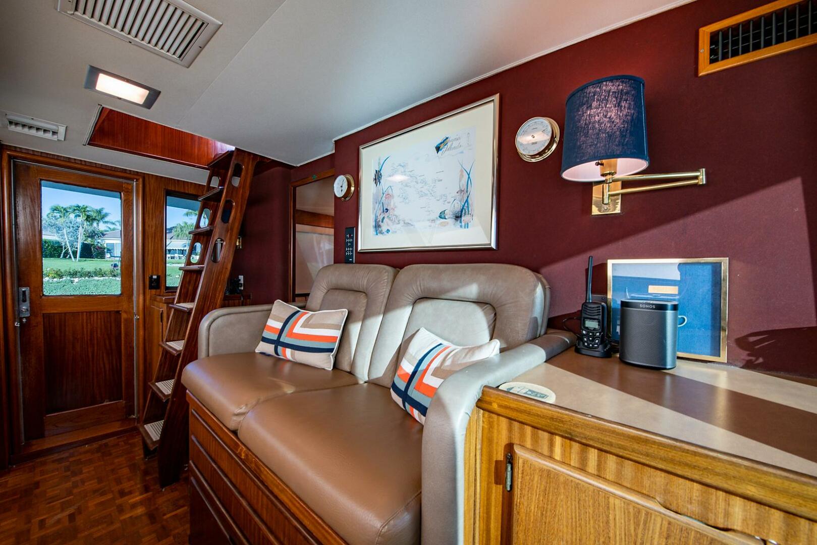 Slide: The Image of Hatteras Cockpit Motor Yacht 1986 - 4467380