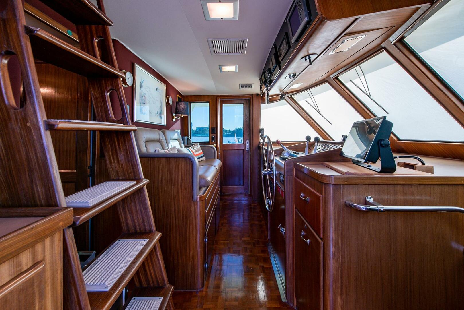 Slide: The Image of Hatteras Cockpit Motor Yacht 1986 - 4467383