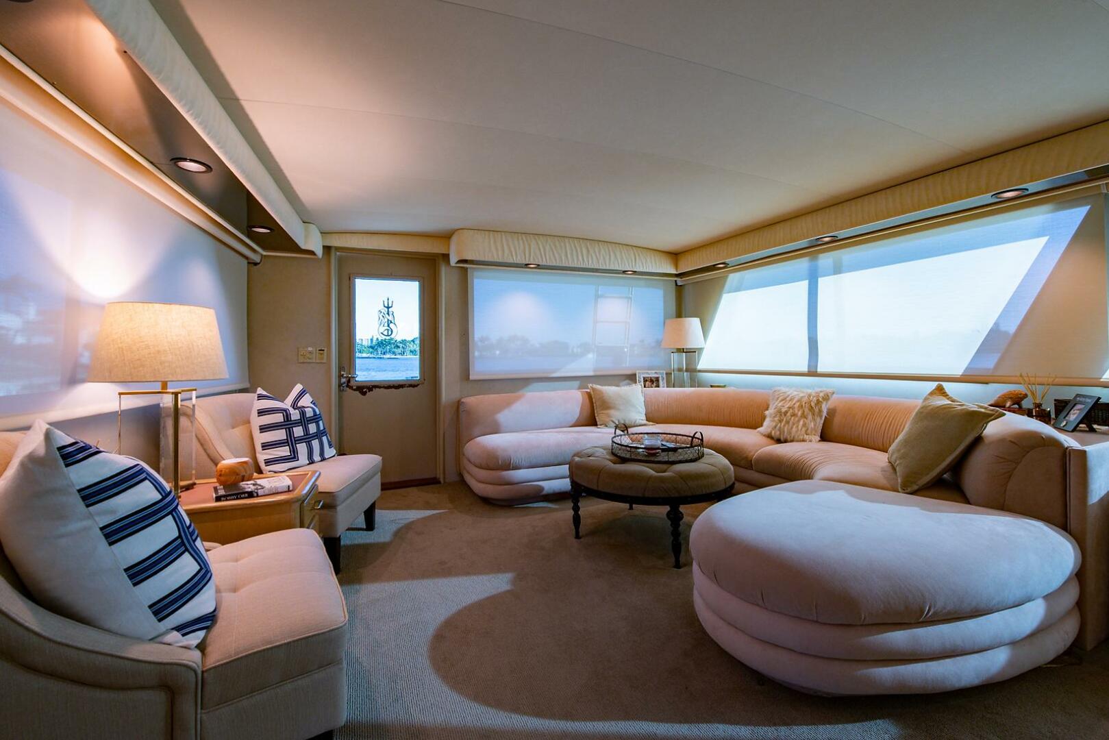 Slide: The Image of Hatteras Cockpit Motor Yacht 1986 - 4467387