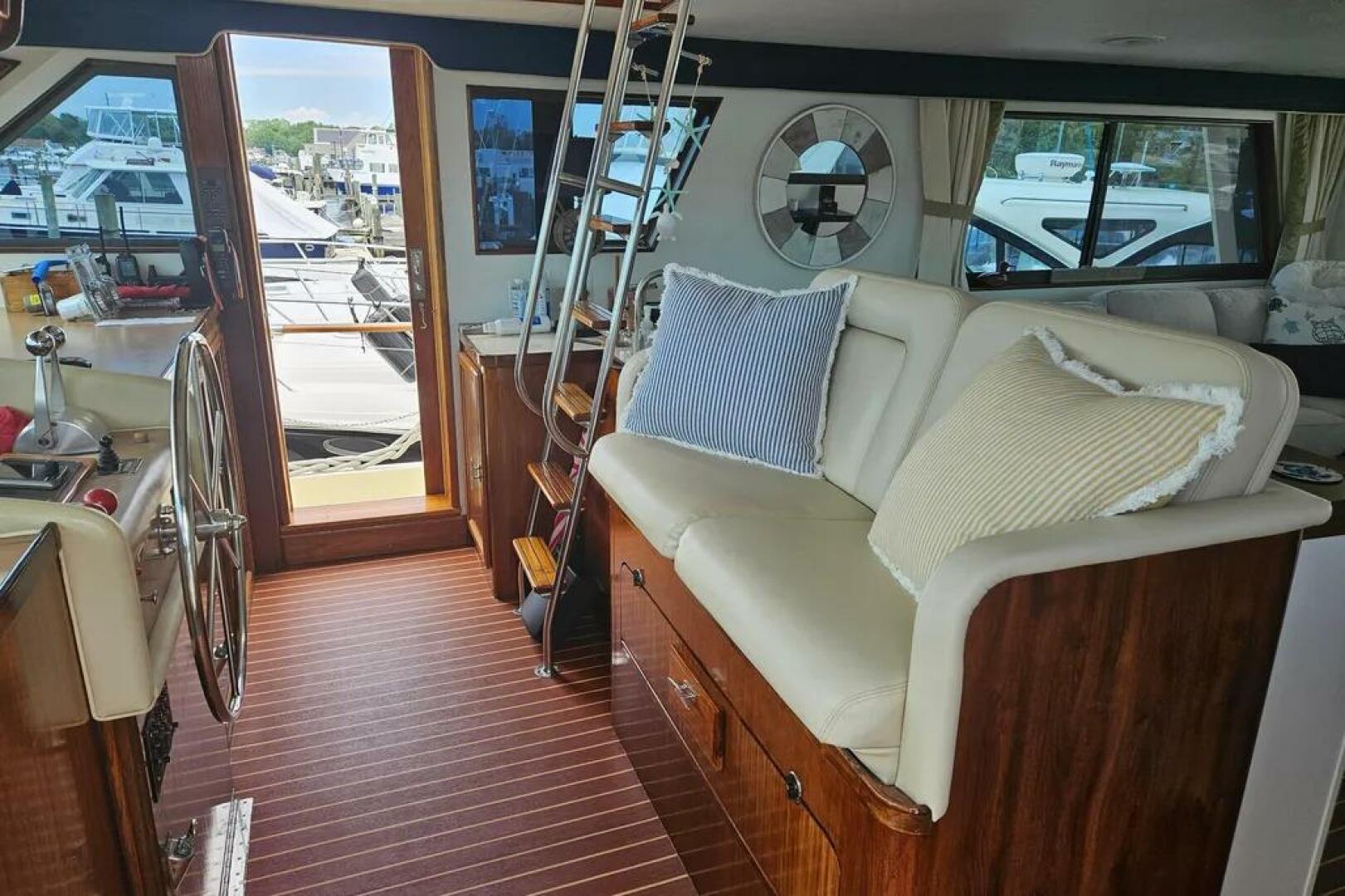 Slide: The Image of Hatteras Cockpit Motor Yacht 1987 - 4549192