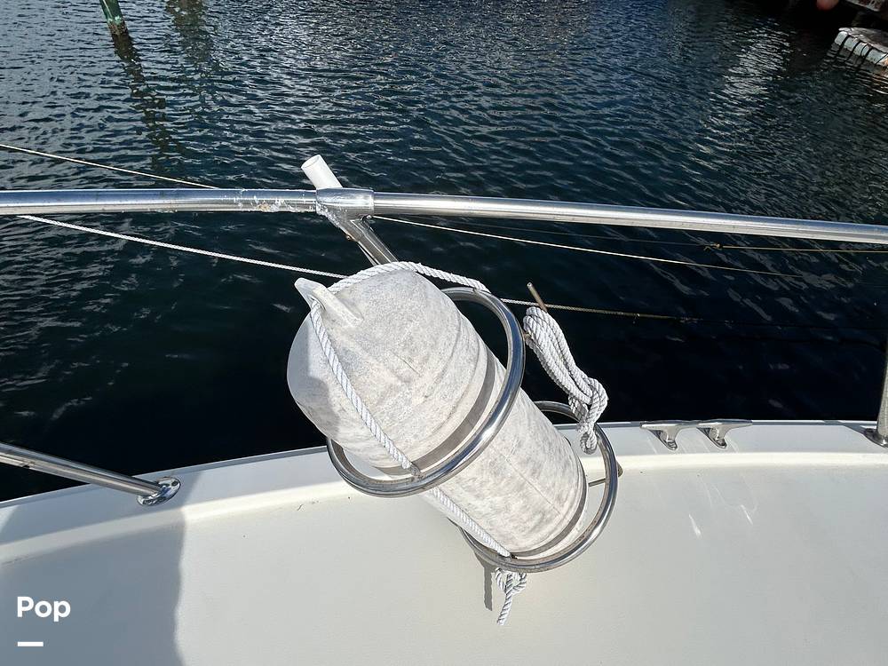 Slide: The Image of Hatteras Convertible 42 1990 - 15685831