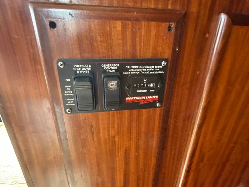 Slide: The Image of Hatteras Convertible 42 1990 - 15685928