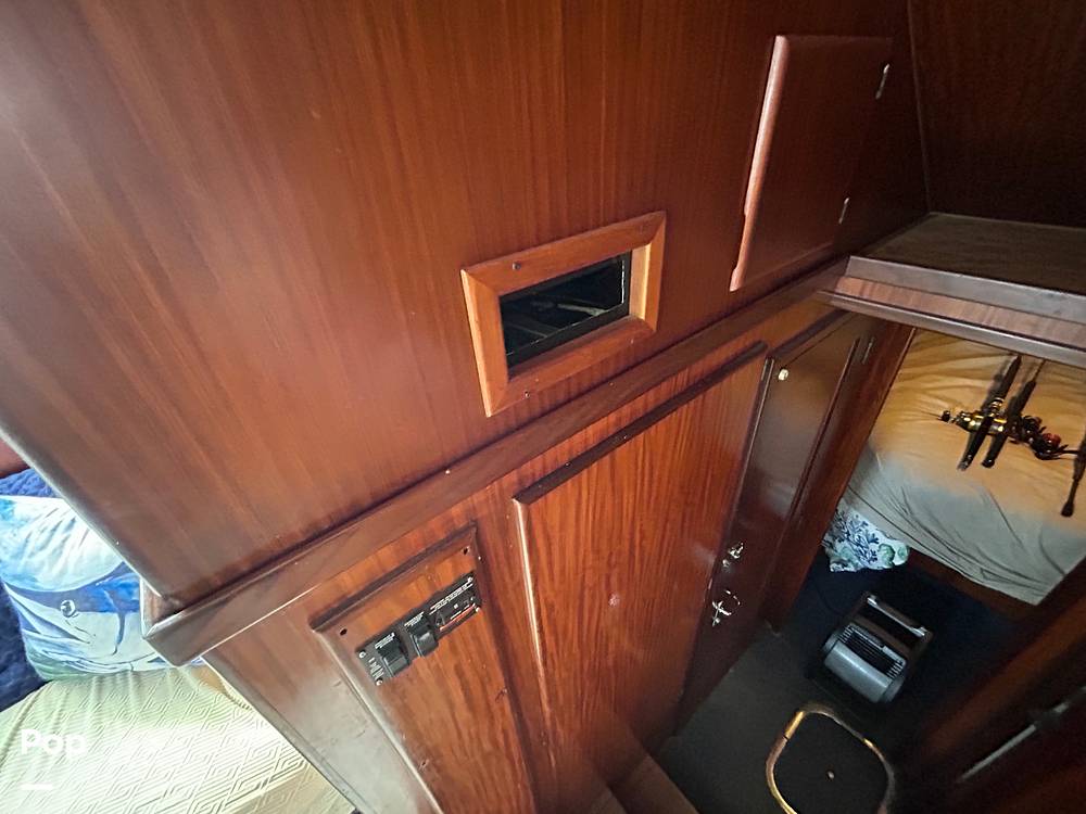 Slide: The Image of Hatteras Convertible 42 1990 - 15685931