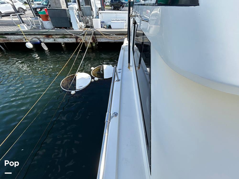 Slide: The Image of Hatteras Convertible 42 1990 - 15685840