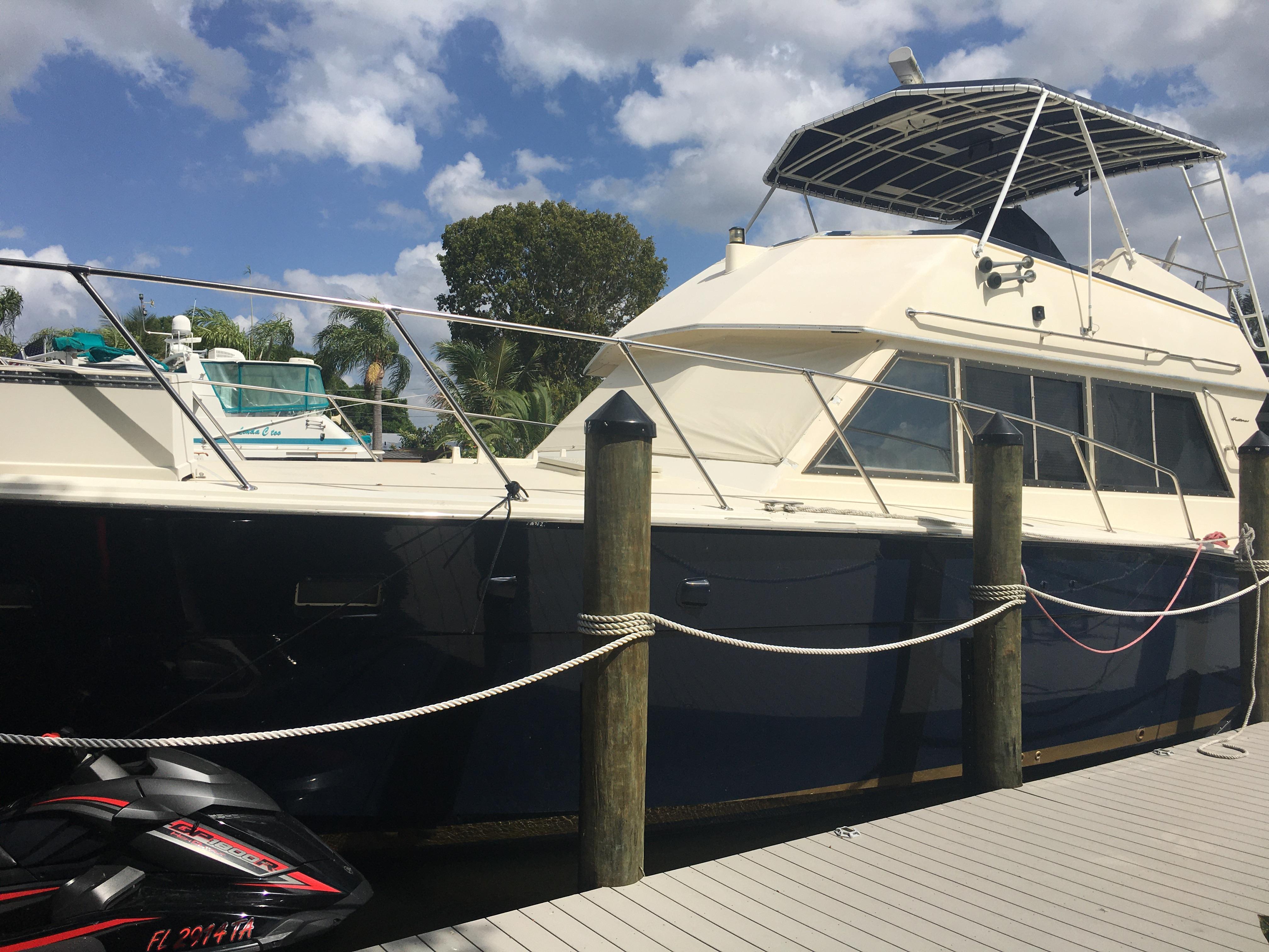 Slide: The Image of Hatteras Convertible Sportfish 1981 - 6