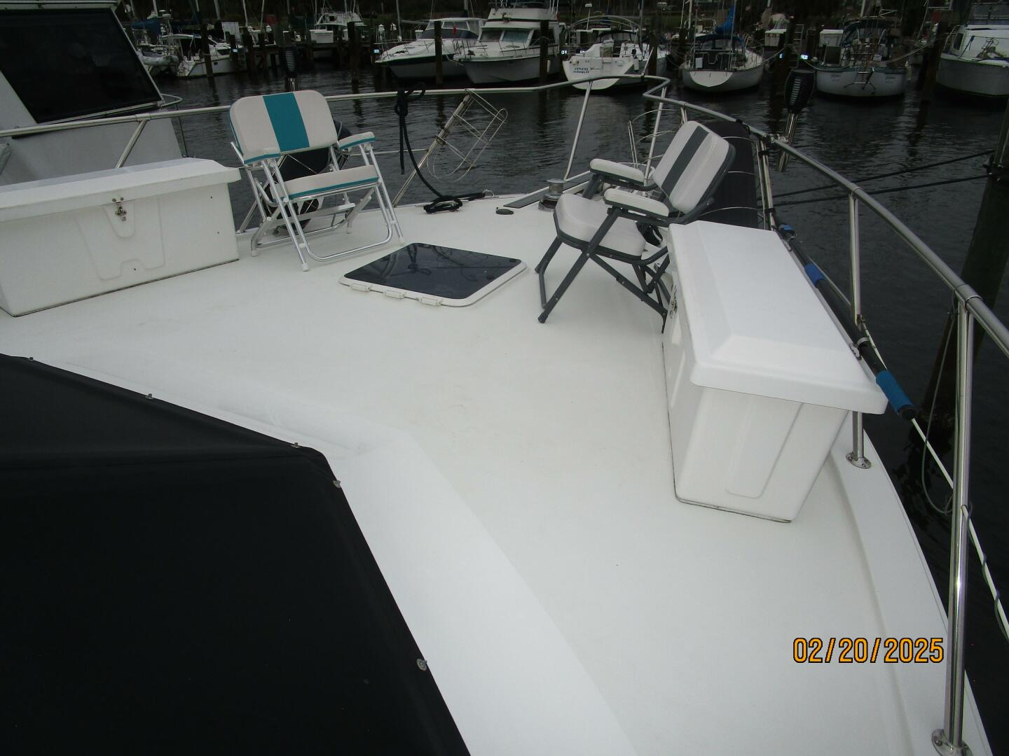 Slide: The Image of 48' Hatteras foredeck2 - 5059756