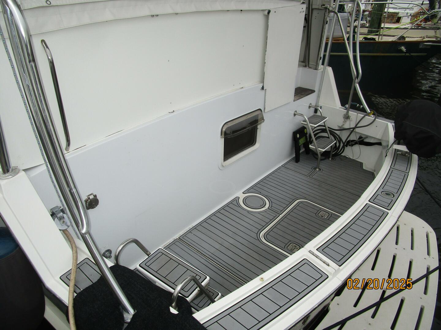 Slide: The Image of 48' Hatteras cockpit1 - 5059469
