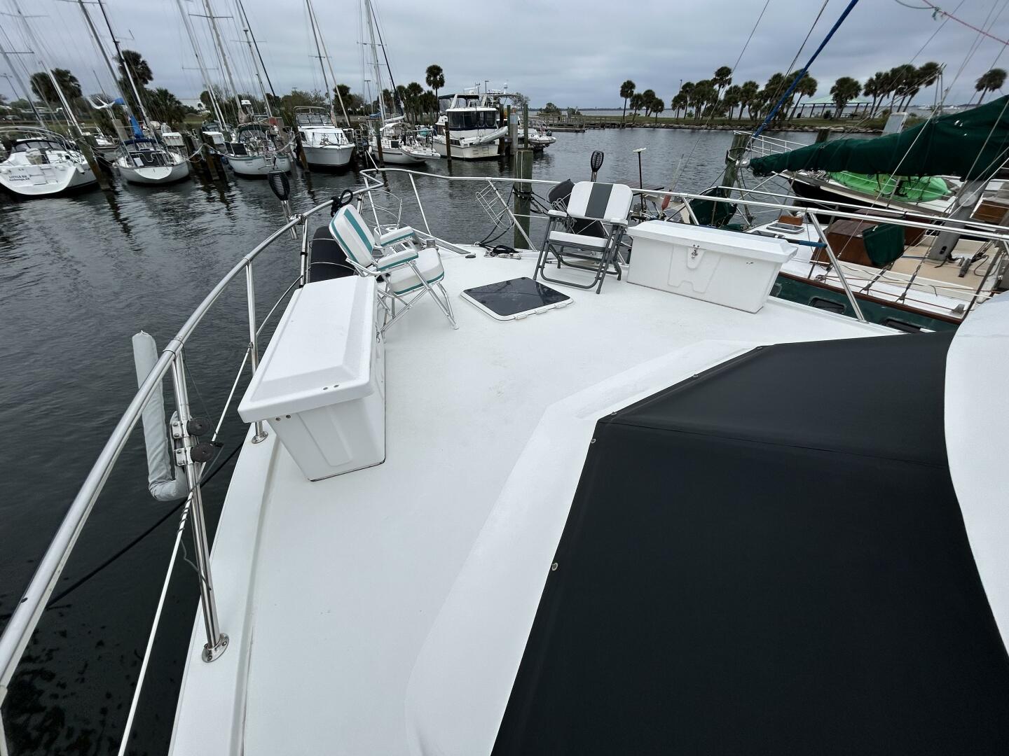 Slide: The Image of 48' Hatteras foredeck1 - 5059755