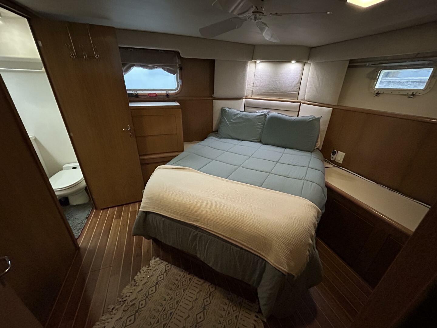 Slide: The Image of 48' Hatteras master stateroom - 5059789