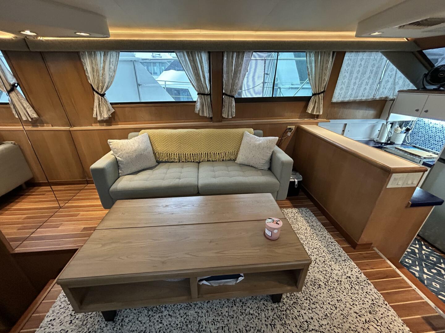 Slide: The Image of 48' Hatteras salon port - 5059802