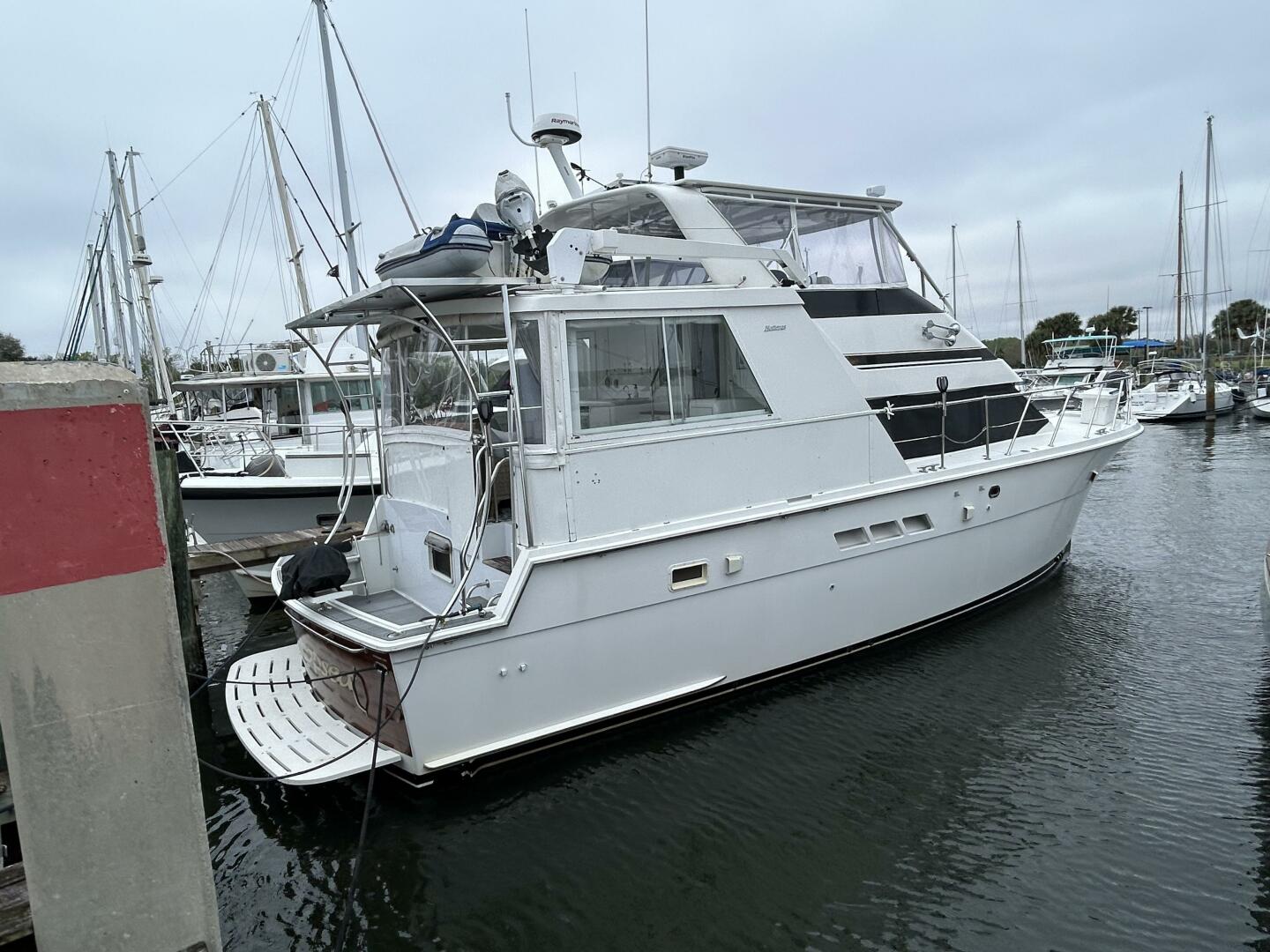 Slide: The Image of 48' Hatteras starboard aft profile1 - 5059808