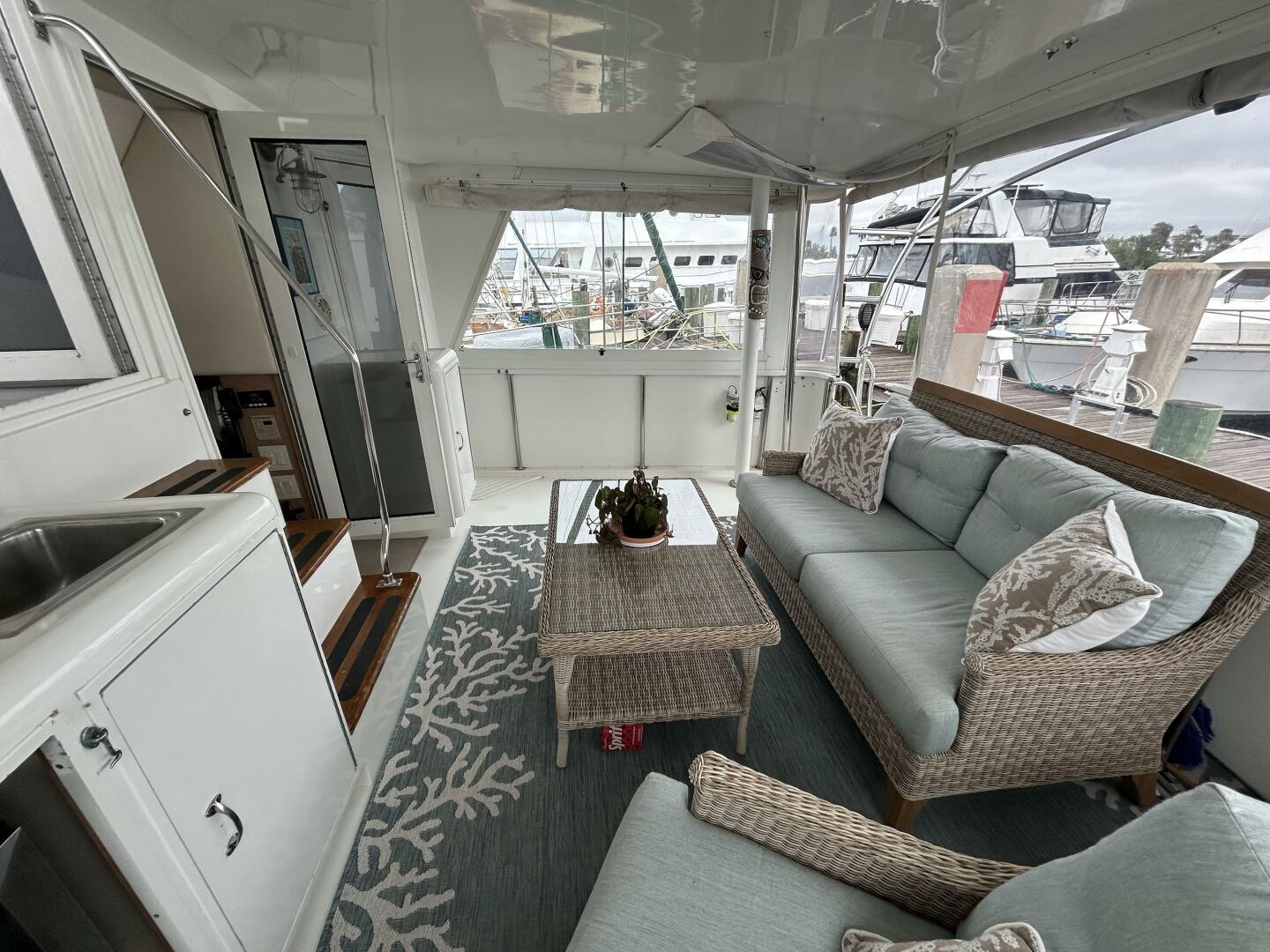Slide: The Image of 48' Hatteras sundeck starboard - 5059821