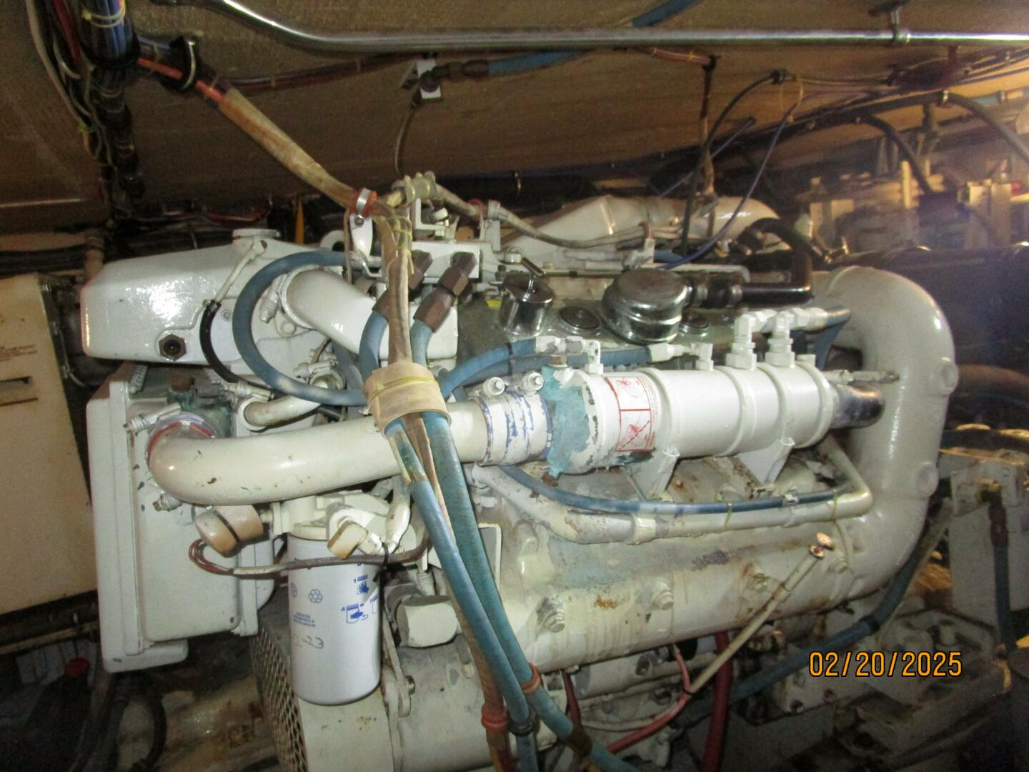 Slide: The Image of 48' Hatteras starboard main engine - 5059811