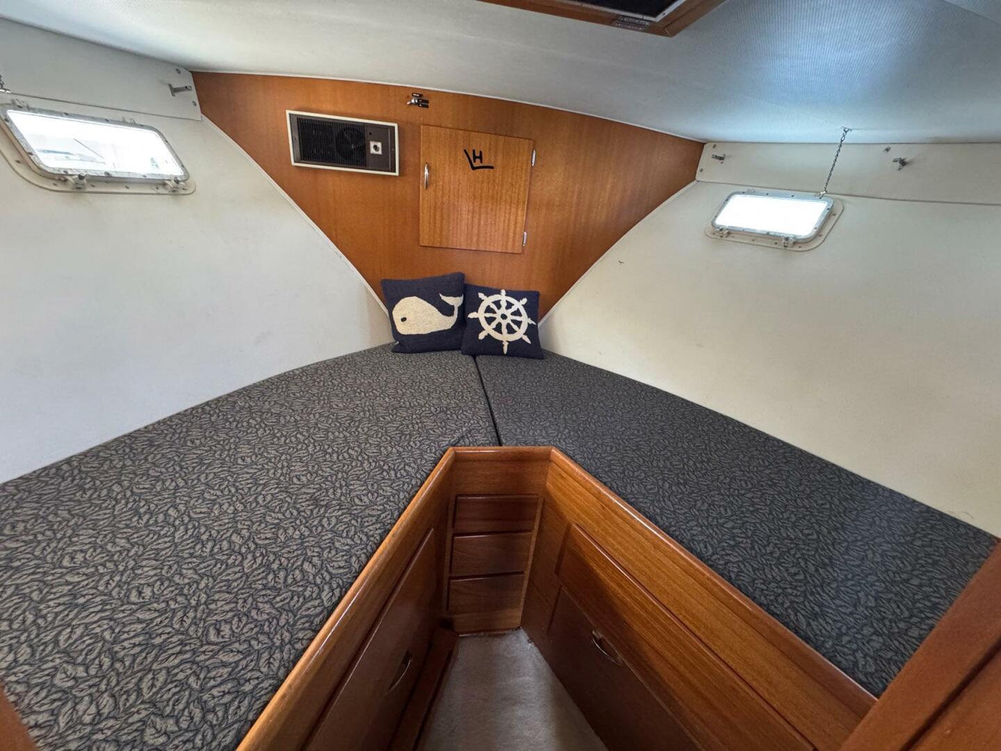 Slide: The Image of Hatteras Double Cabin 1968 - 5219735