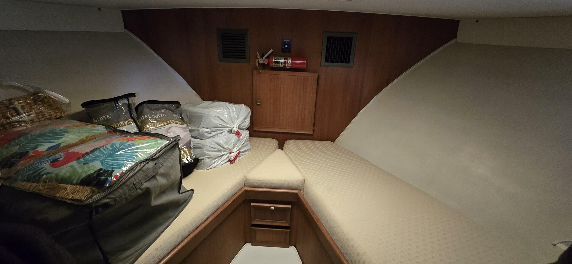 Slide: The Image of Hatteras Double Cabin 1978 - 5165079