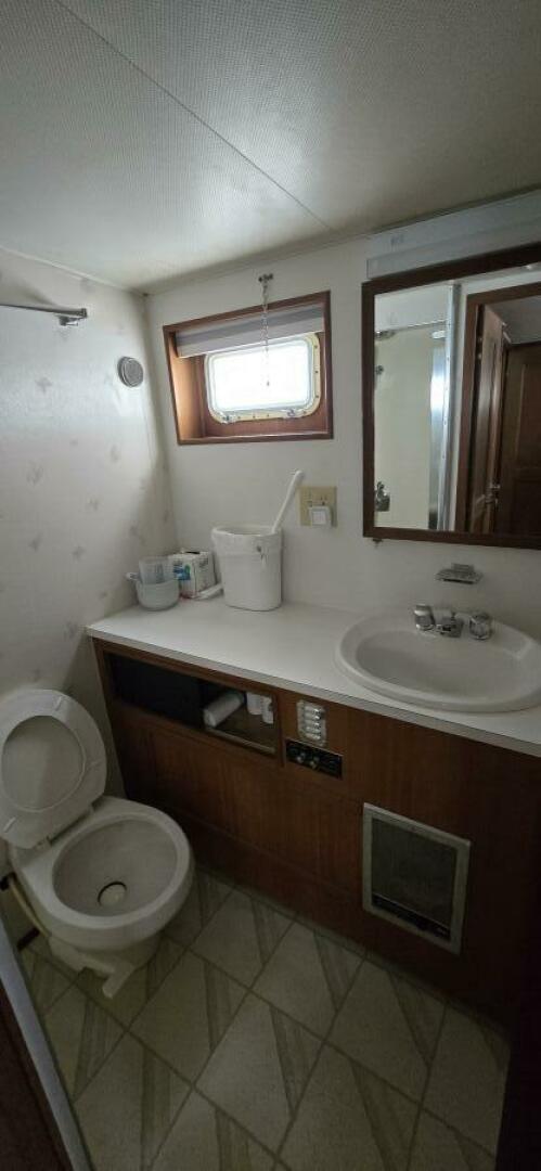 Slide: The Image of Hatteras Double Cabin 1978 - 5165096