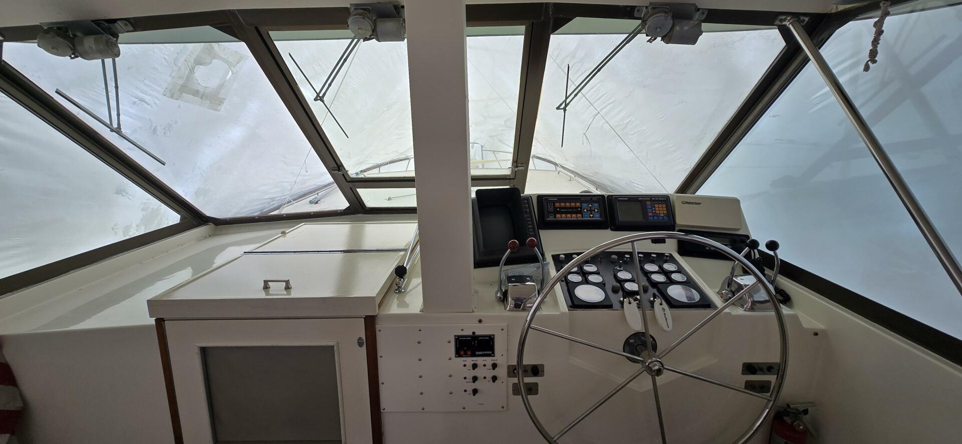 Slide: The Image of Hatteras Double Cabin 1978 - 5165109