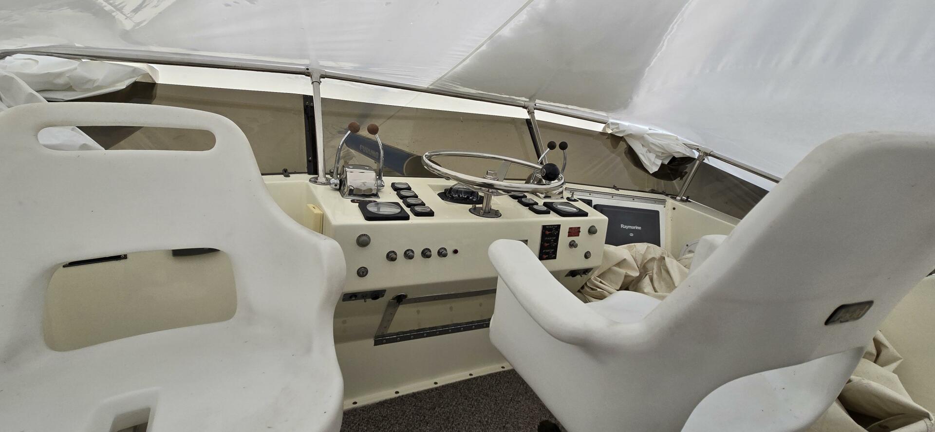 Slide: The Image of Hatteras Double Cabin 1978 - 5165117