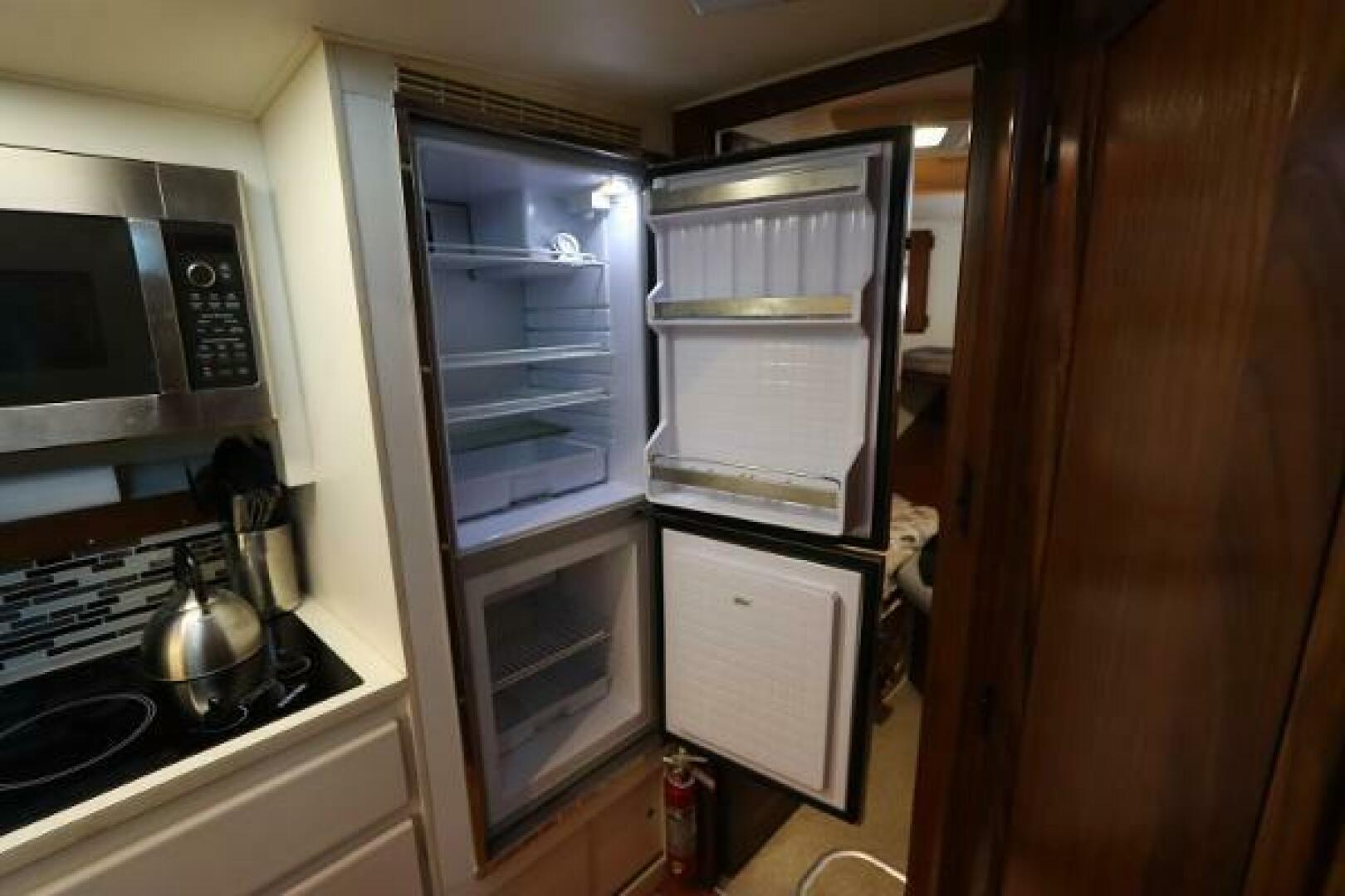 Slide: The Image of Hatteras Double Cabin 1990 - 5008179