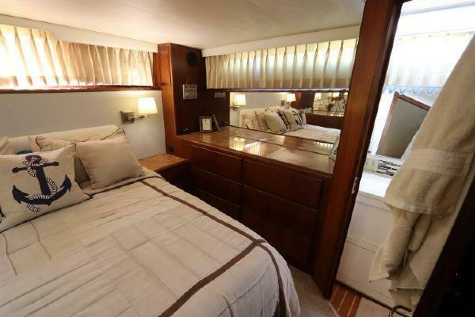 Slide: The Image of Hatteras Double Cabin 1990 - 5008192