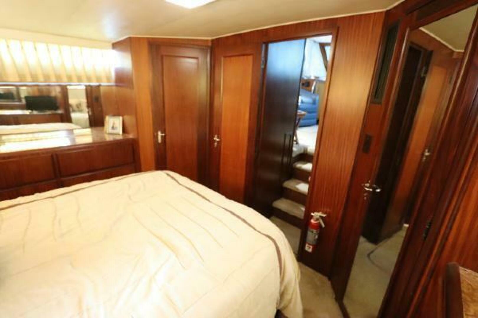 Slide: The Image of Hatteras Double Cabin 1990 - 5008194