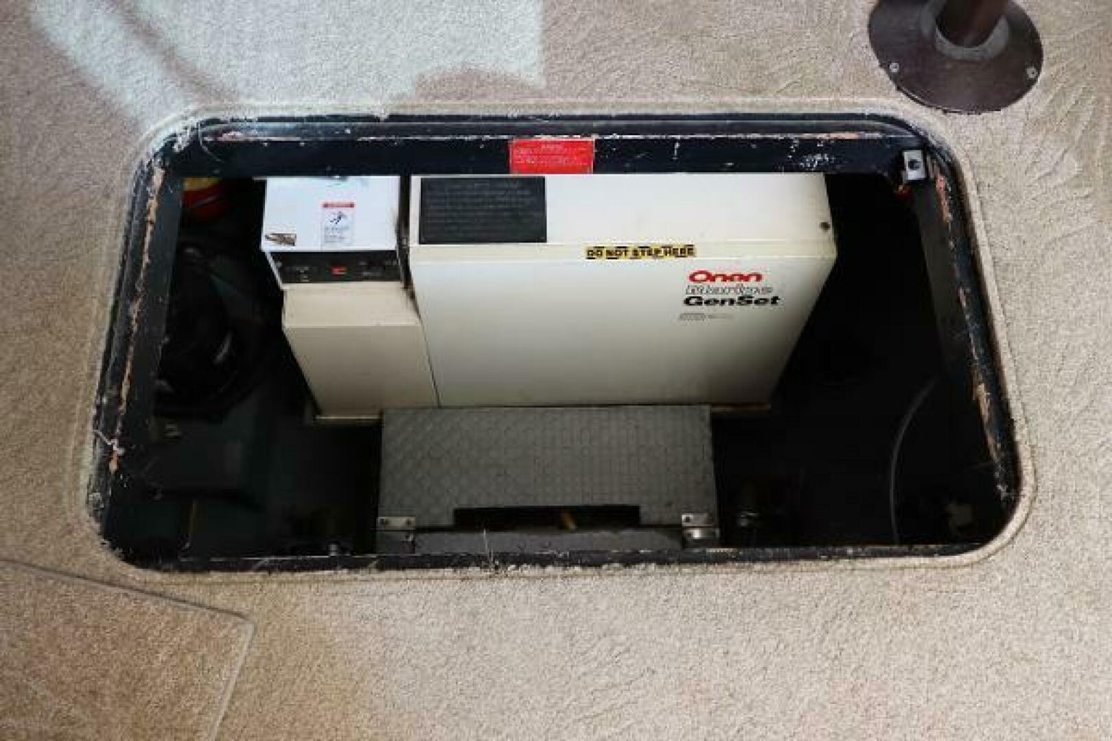 Slide: The Image of Hatteras Double Cabin 1990 - 5008201