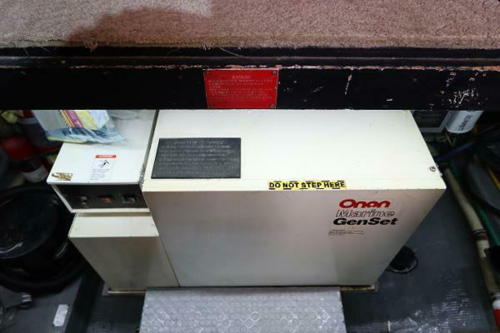 Slide: The Image of Hatteras Double Cabin 1990 - 5008202