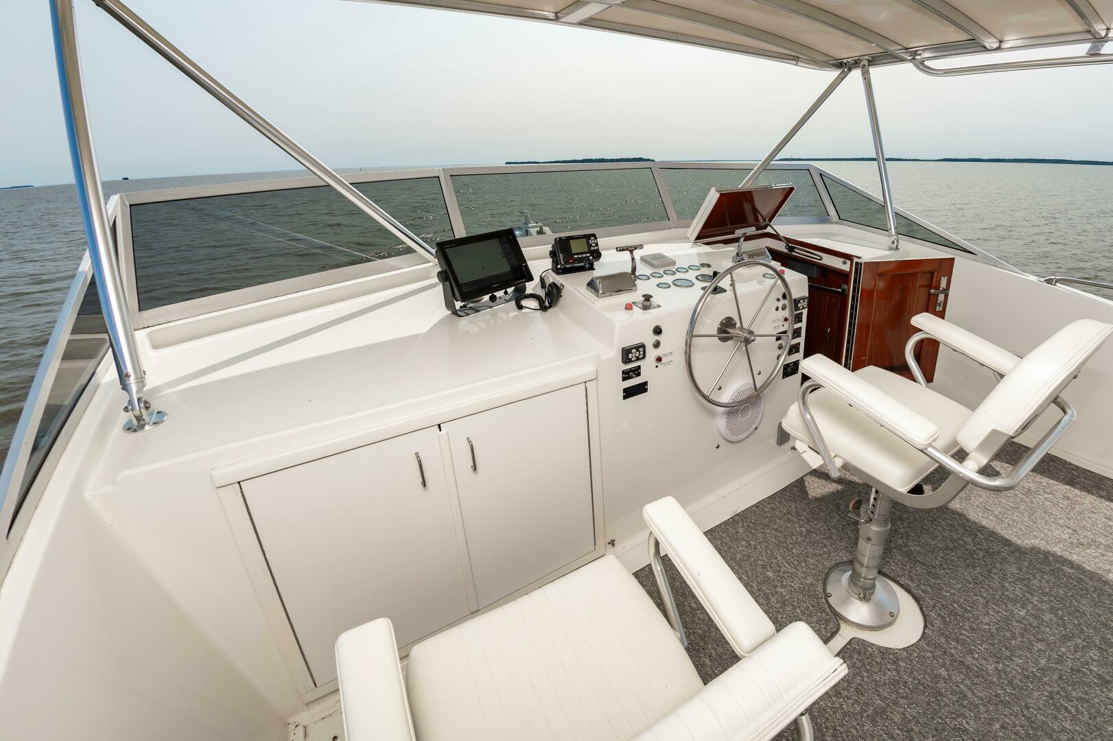 Slide: The Image of 1980 Hatteras Extended Deck Power 9832157 981829186 0 090620250655 32 - 5375817