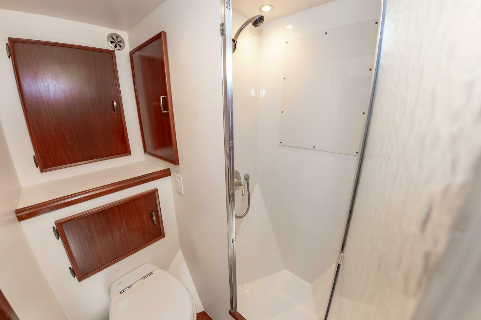 Slide: The Image of 1980 Hatteras Extended Deck Power 9832157 981829240 0 090620250700 77 - 5375778