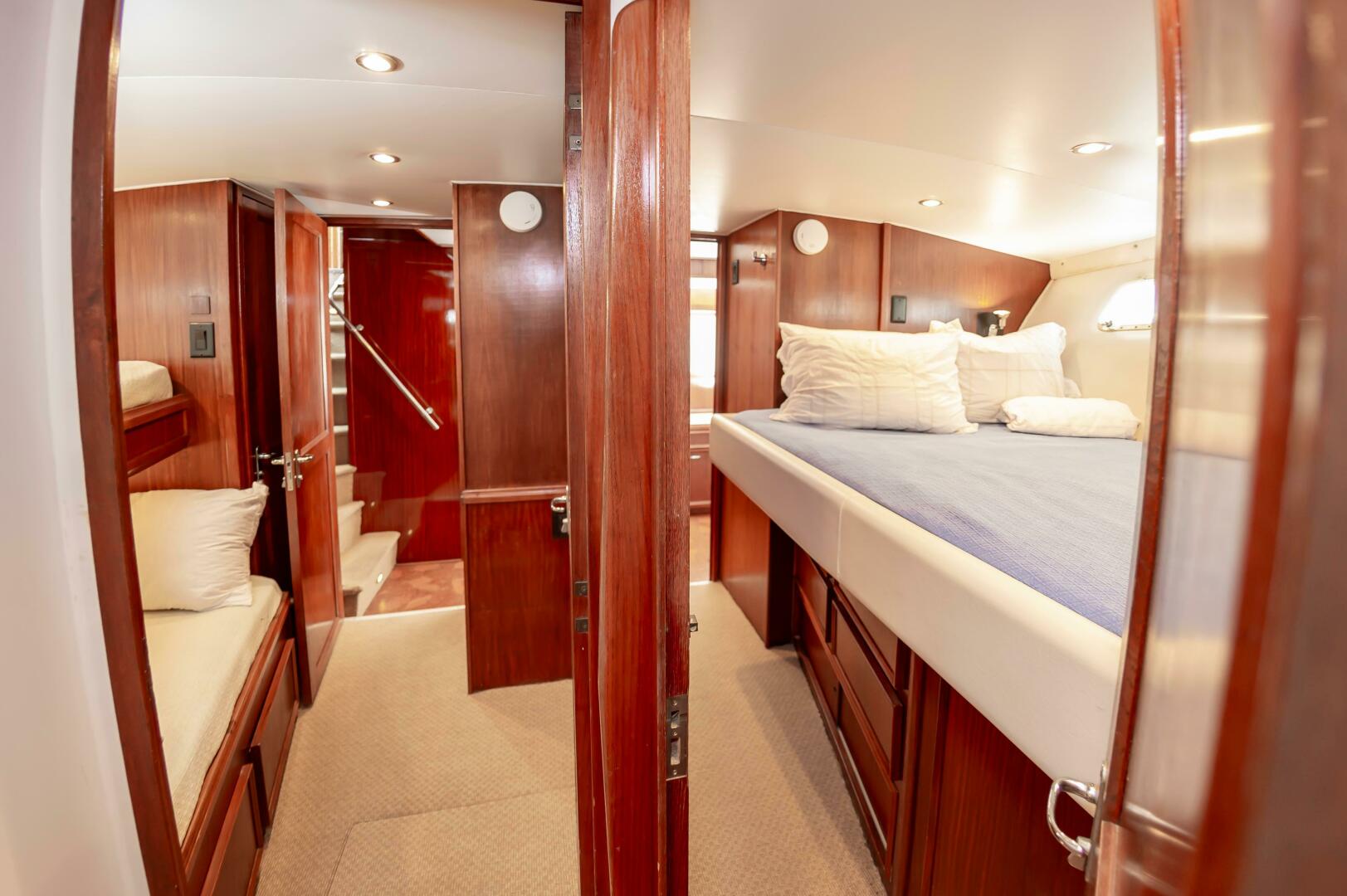 Slide: The Image of 1980 Hatteras Extended Deck Power 9832157 981829235 0 090620250700 72 - 5375781