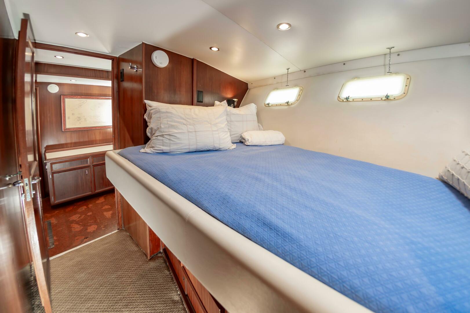 Slide: The Image of 1980 Hatteras Extended Deck Power 9832157 981829234 0 090620250700 71 - 5375782