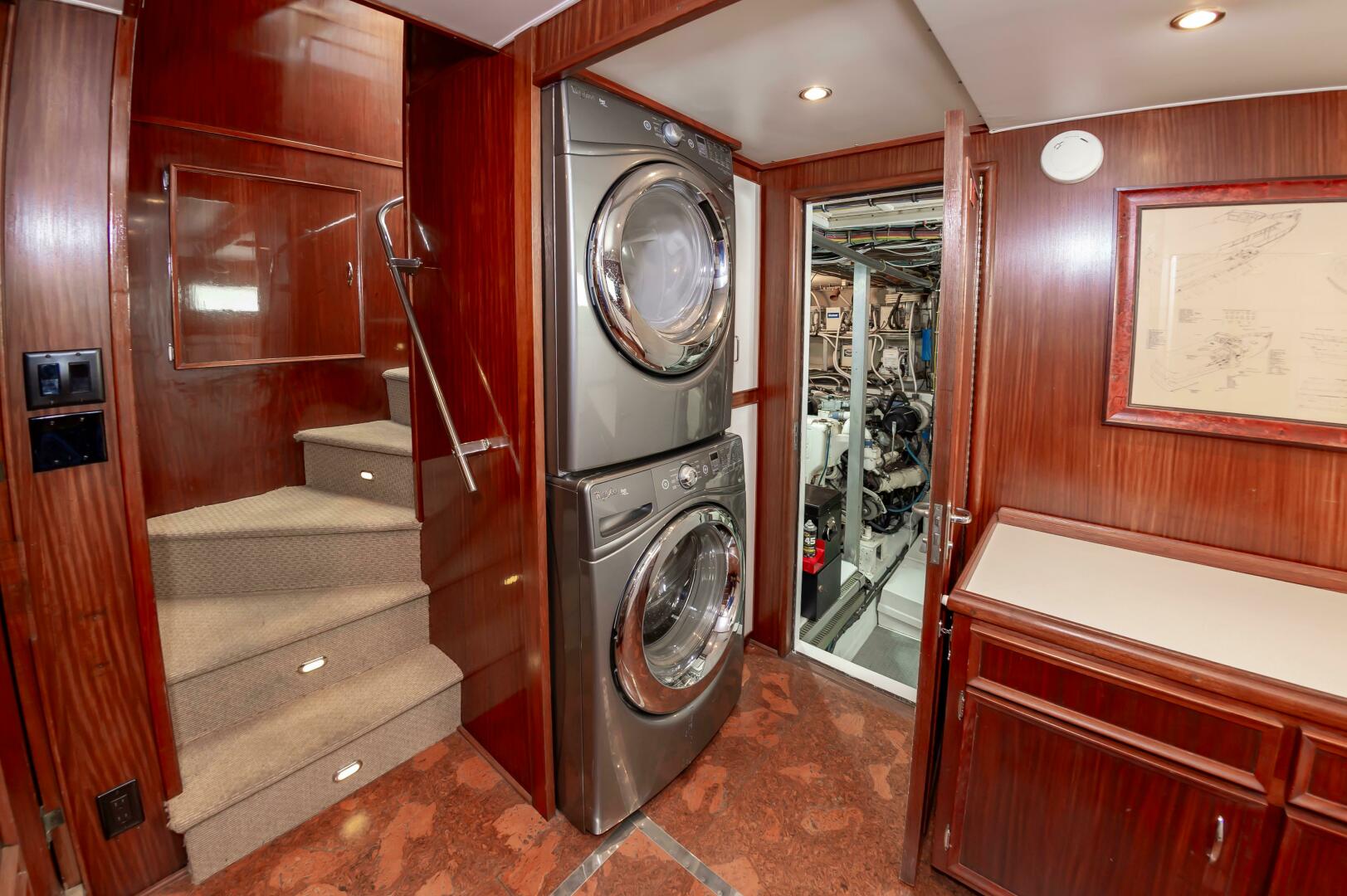 Slide: The Image of 1980 Hatteras Extended Deck Power 9832157 981829229 0 090620250659 66 - 5375787