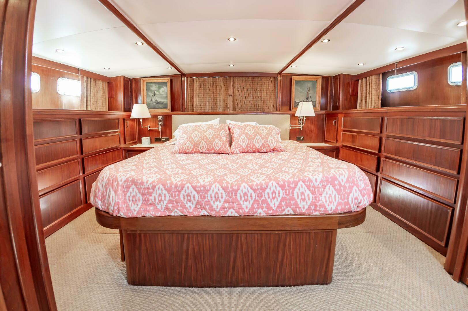 Slide: The Image of 1980 Hatteras Extended Deck Power 9832157 981829206 0 090620250656 43 - 5375806